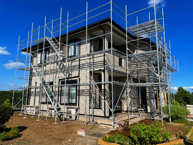 完成したステージ付き足場